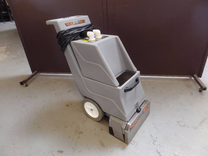 lot 704 image: Carpet Extractor