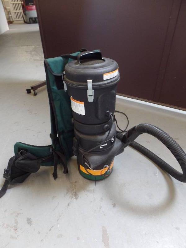 lot 710 image: Vacuum Cleaner