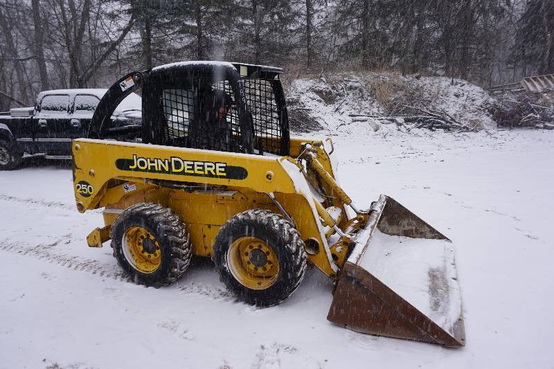 2000 John Deere 250 Bobcat Skid Loader Skid Steer