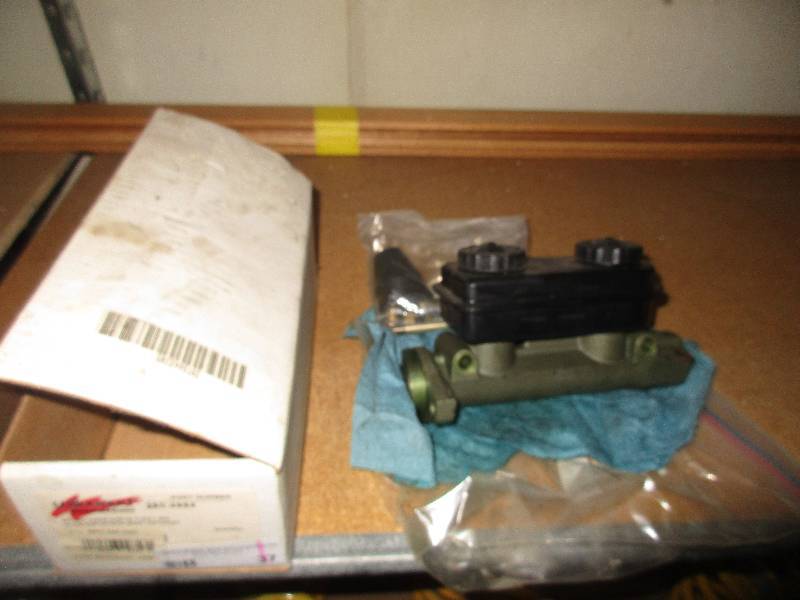 lot 37 image: break parts