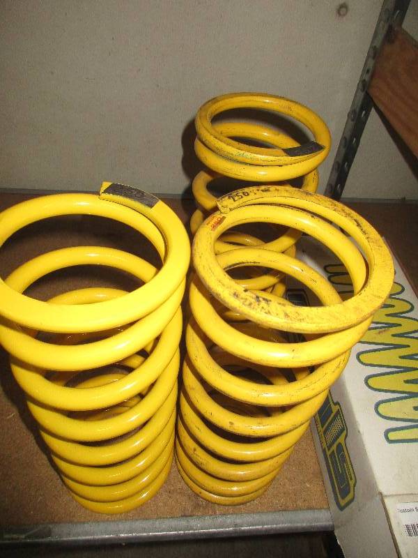 lot 40 image: 3 AF coils 250 1 new 2 used