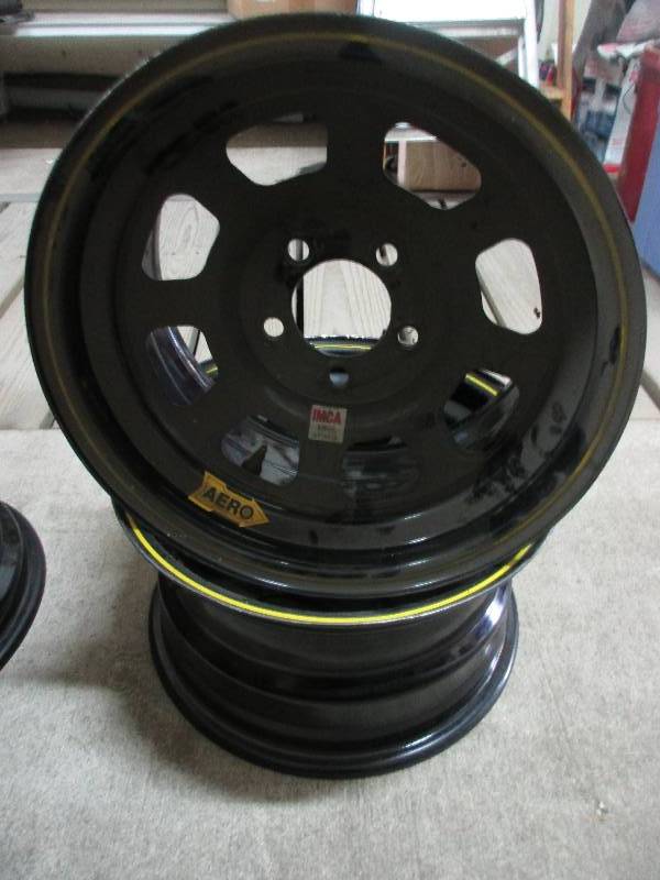 lot 82 image: 2 5 bolt 15rims - BLACK 2 offset