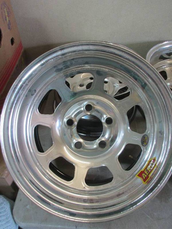 lot 85 image: 2 - 5 bolt 15rims - CHROME  4 offset