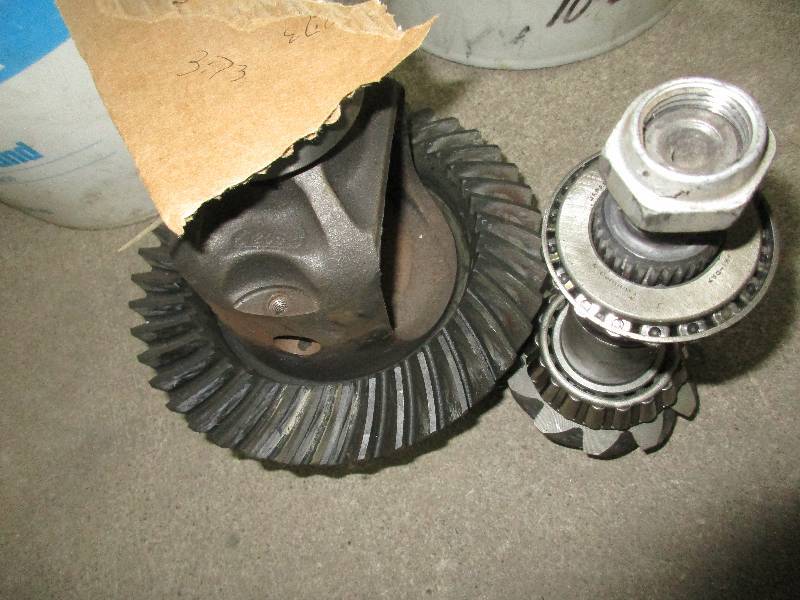 lot 101 image: rear end 373 gears