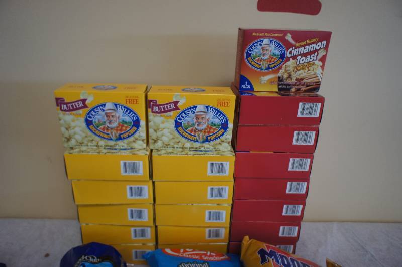 lot 135 image: Large Lot of Assorted Chips , Popcorn and Rice Cakes - All Items Expired In 2016 -