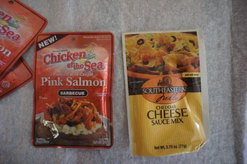 lot 154 image: Large Lot of Assorted Mixes and Sauces - All Items Expired In 2016 -