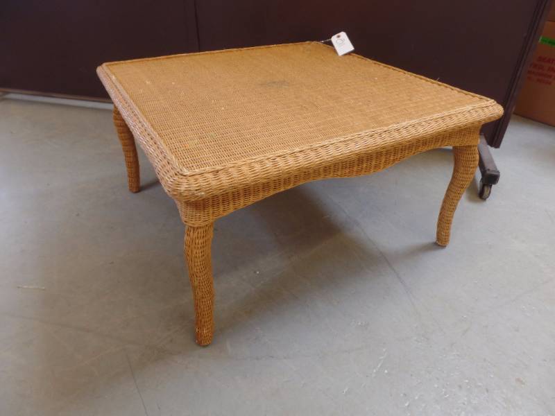 NATURAL FIBER COFFEE TABLE