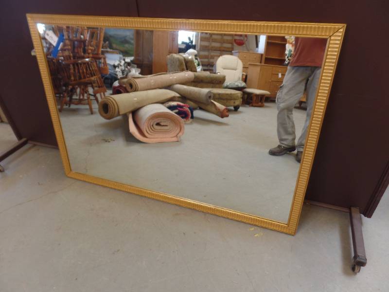 GOLDEN FRAME MIRROR