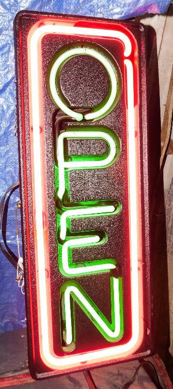lot 1001 image: NEON SIGN OPEN