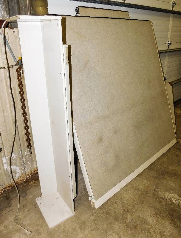 lot 1008 image: OFFICE CUBICLE