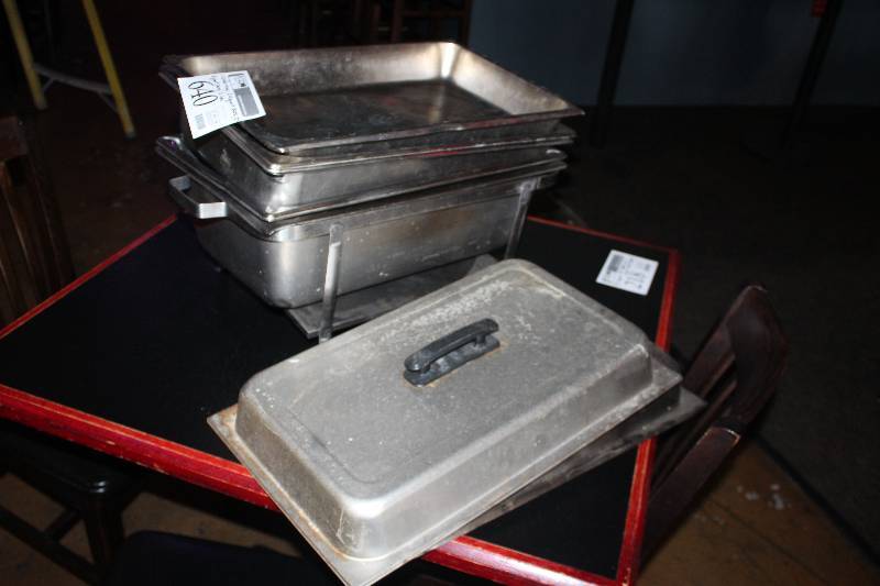 lot 640 image: Lot of (7) Commercial Stainless Steel Kitchenware Includes 1) Chafer Tray, 2) Lids, 2) 8-Quart Pan, 2) 4-Quart Pans