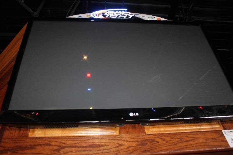 lot 37 image: LG Wall Mount 50in. TV
