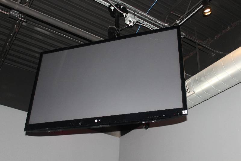 lot 35 image: LG Wall Mount 60in. TV