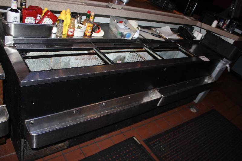 lot 22 image: Beverage-Air Commercial Refrigerator