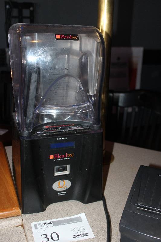 lot 30 image: Blendtec Q-Series Blender