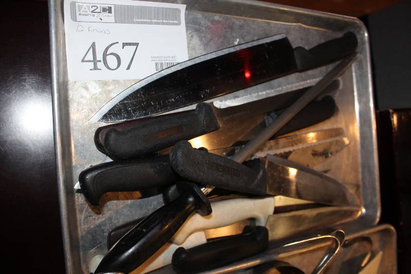 lot 467 image: Lot of (12) Steak Knives