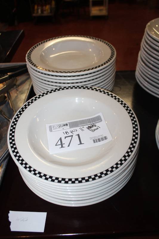 lot 471 image: Lot of (18) Homer Laughlin China 11in. Bowls