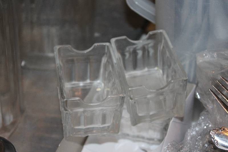 lot 512 image: Lot of (4) Condiment Trays