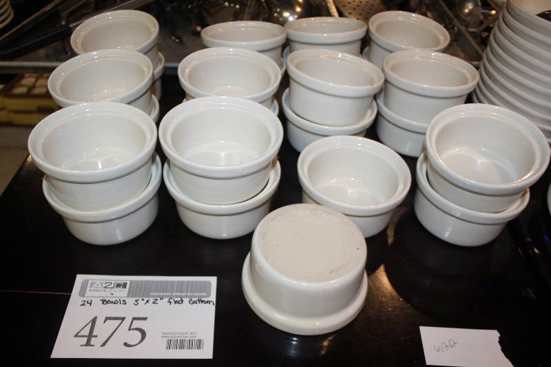 lot 475 image: Lot of (24) Flat Bottom Bowls