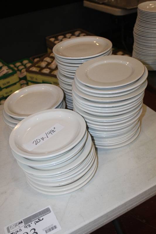 lot 483 image: Lot of (60) Oneida Buffalo China 9.5in. Plates