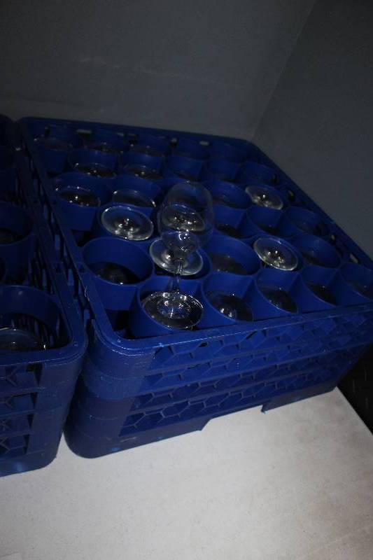 lot 549 image: Lot of (36) Wine Glasses