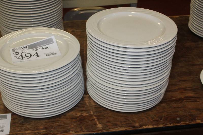 lot 494 image: Lot of (40) Syracuse China 10.5in. Plates