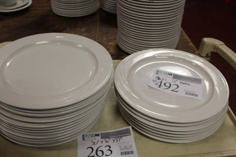 lot 492 image: Lot of (40) Syracuse China 12in. Plates