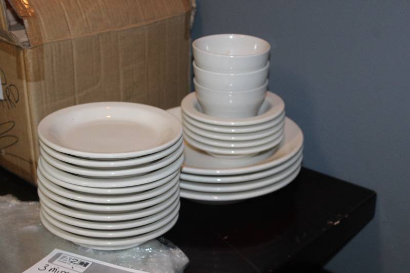 lot 585 image: Lot of (22) Ultima China