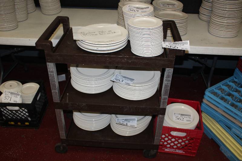 lot 566 image: Rubbermaid Rolling 3-Shelf Cart