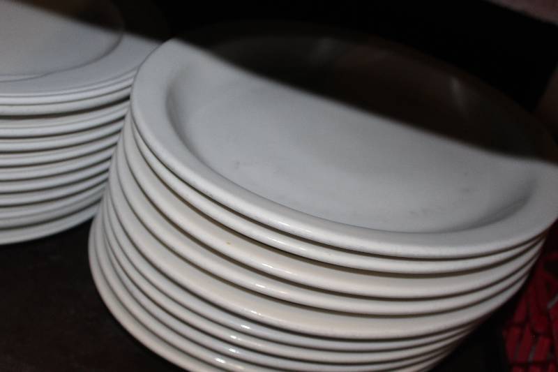 lot 564 image: Lot of (10) Homer Laughlin China 13x11in. Steak Plates