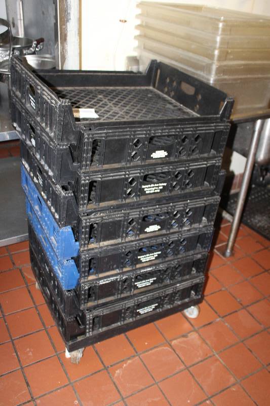 lot 139 image: Commercial Dish Trays & Cart