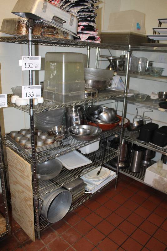 lot 133 image: 4-Shelf Rolling Rack