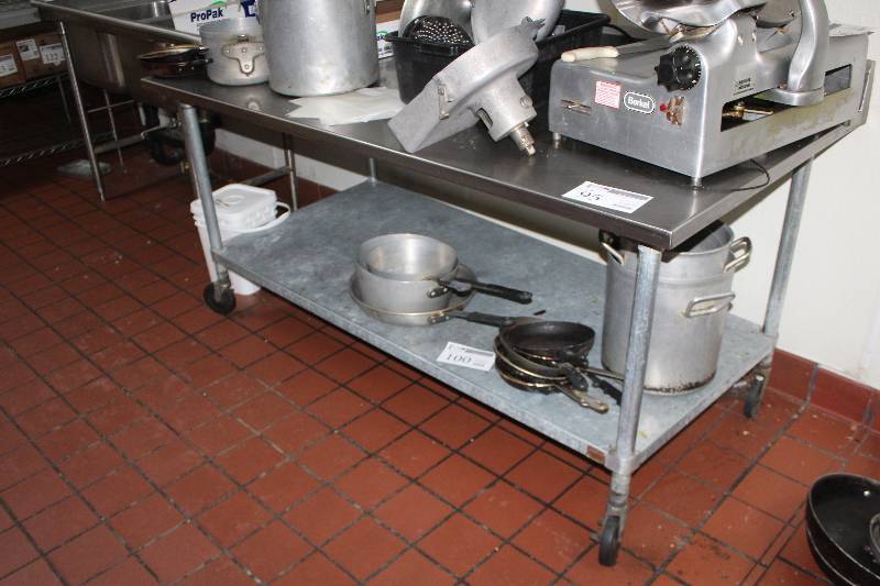 lot 95 image: NSF 4-Wheel Prep Table w Shelf