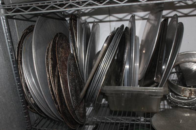 lot 104 image: Lot of (25) Pizza Trays
