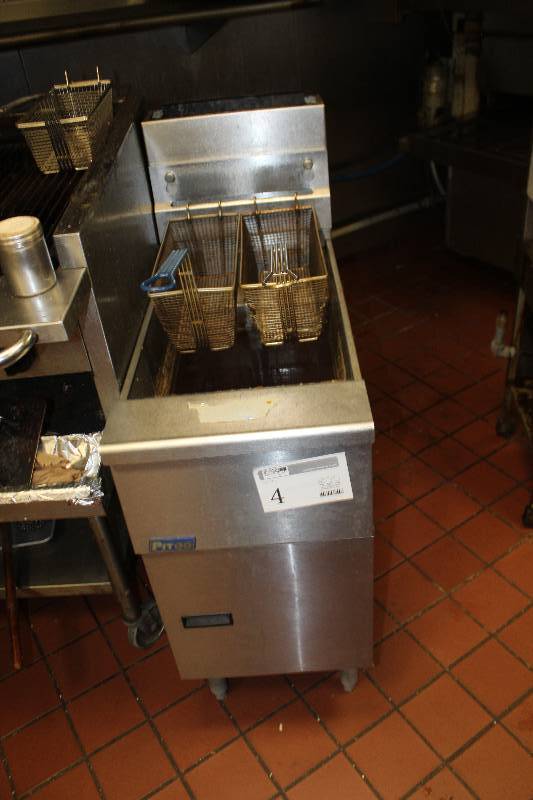 lot 4 image: Pitco NSF Commercial Stainless Steel Fryer