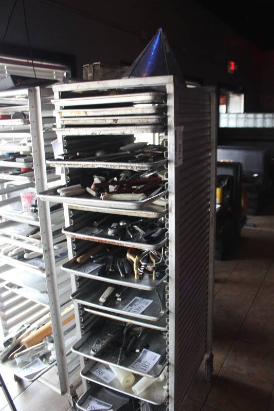 lot 198 image: Cres-cor NSF 4-Wheel Bakers Cart
