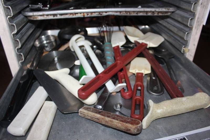 lot 182 image: Lot of (10) Kitchenwares Includes 1) Pizza Cutter, 1) Ice Cream Scoops, 3) Spatulas, 5) Pie Servers, 1) Whisp