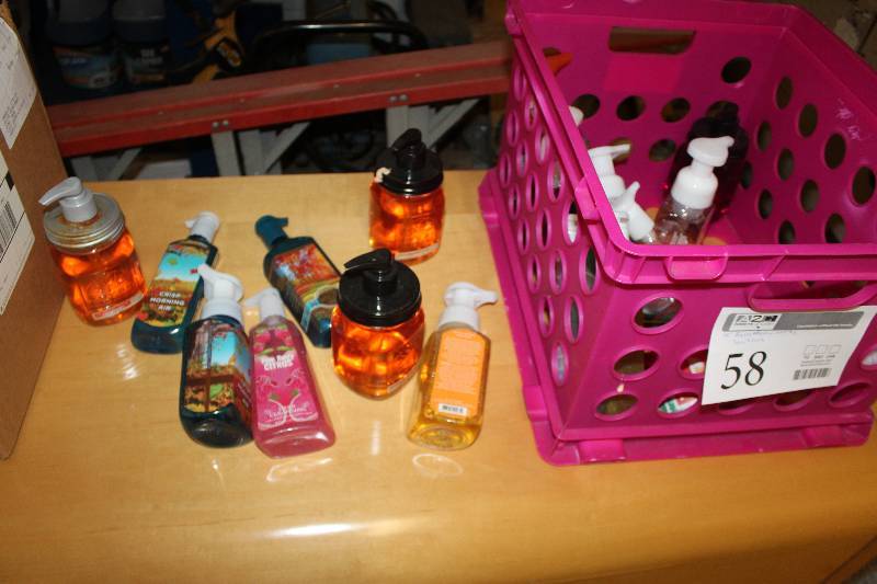 Lot of (15) Bath & Body Works Scented Anti-Bacterial Soaps