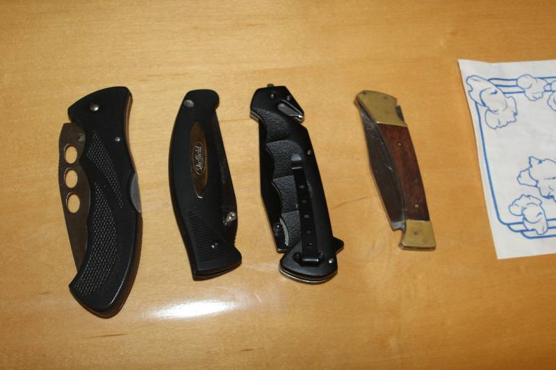 Lot of (4) Pocket Knives