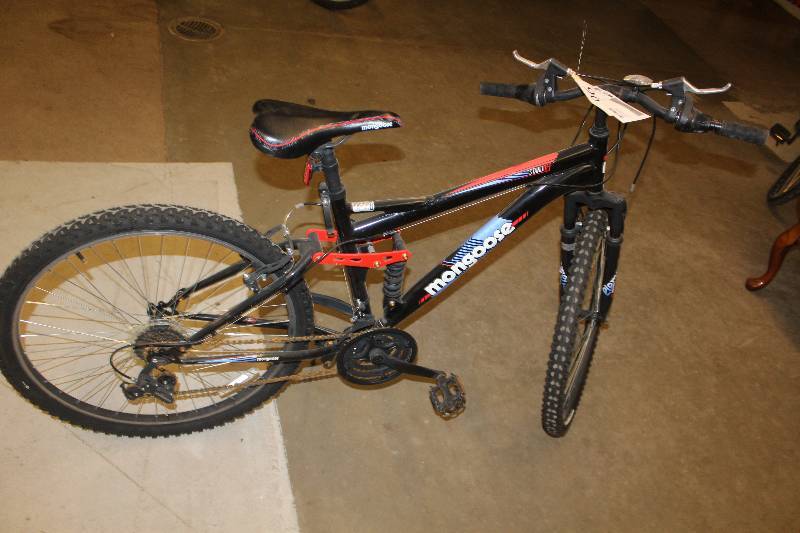 Mongoose Standoff 21in. Trail Bike