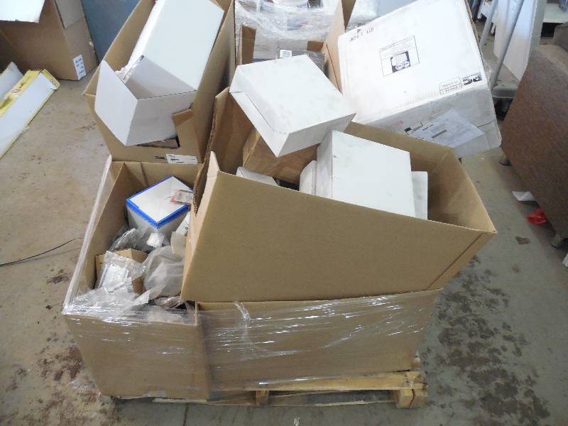 lot 8 image: PALLET LOT OF ASSORTED PLUMBING & ELECTRICAL SUPPLIES