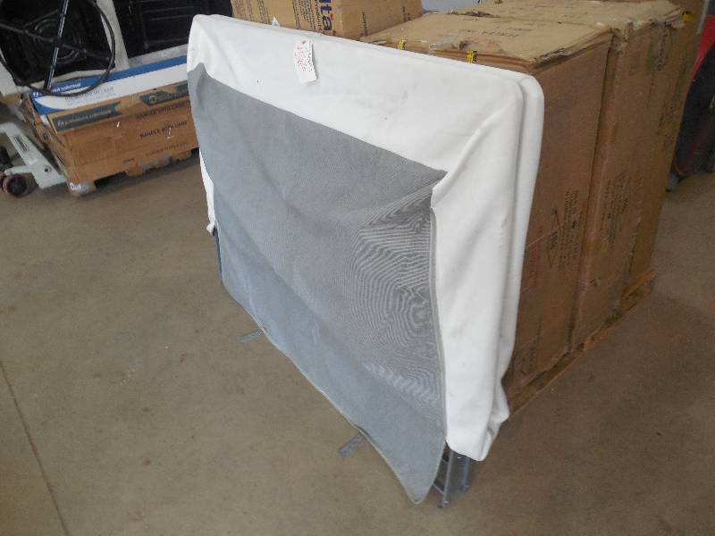 lot 29 image: FOLDING QUEEN BOX SPRING