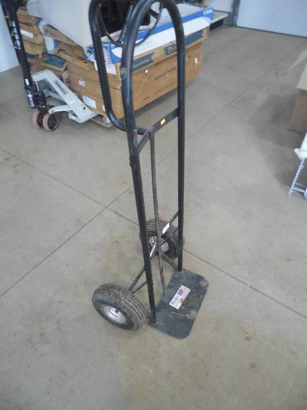 lot 40 image: 2 WHEEL CART