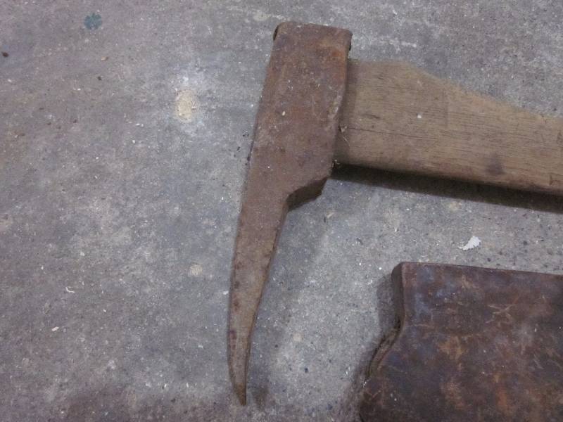 lot 33 image: 2 Broad Axes & 1 Pick