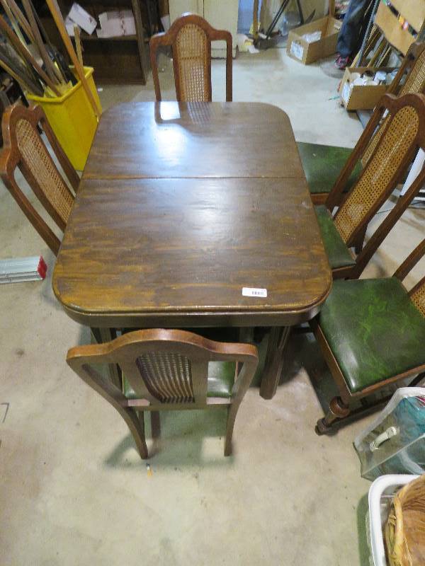 Kitchen Table and Chairs