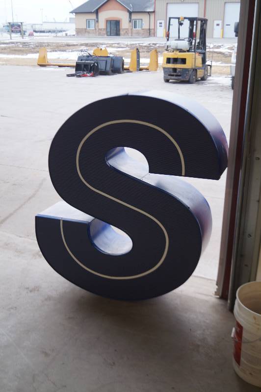 lot 38 image: Large Lighted Letter