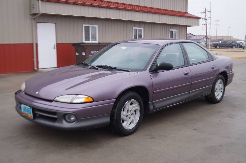 lot 2 image: Dodge Intrepid