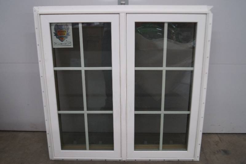 lot 13 image: Window
