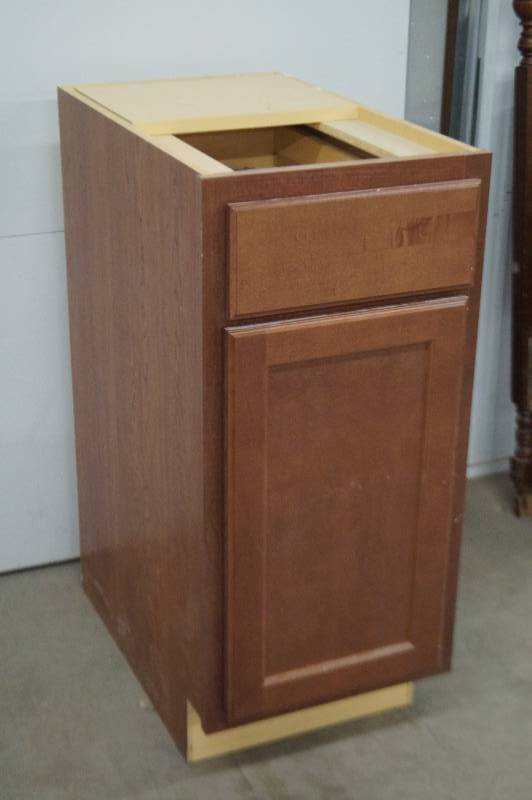 lot 14 image: Base Cabinet