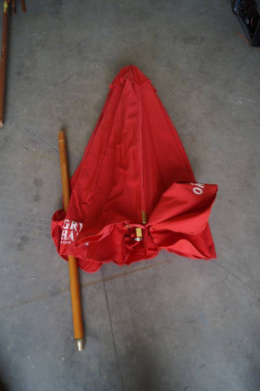 lot 34 image: Patio Umbrella